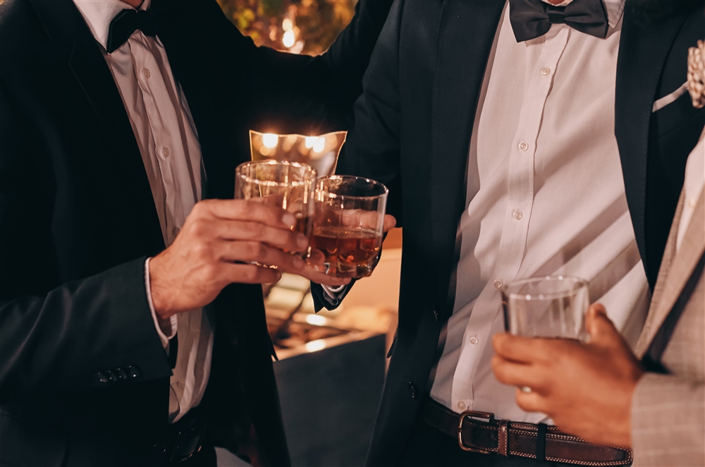 40代メンズの同窓会コーデを紹介！服装選びの基本からおすすめアイテムまで徹底解説