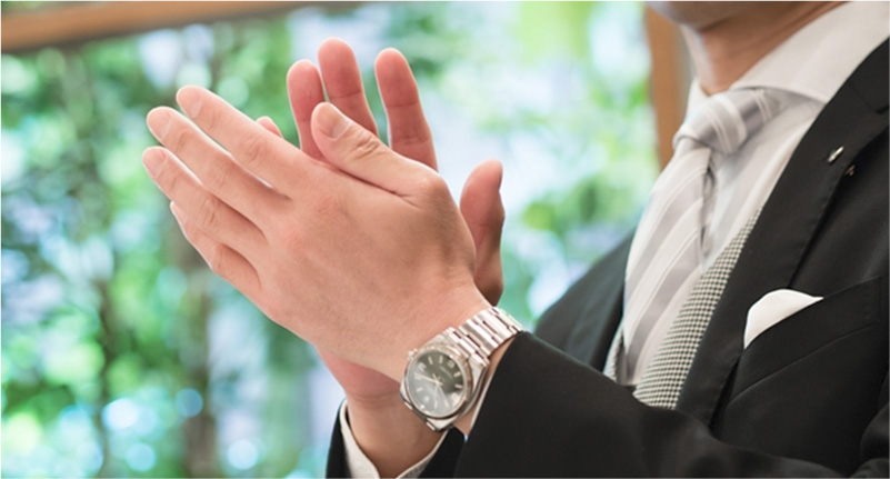 結婚式のスーツに関するお悩みを解決！ 実は知らないと恥になるマナーも…
